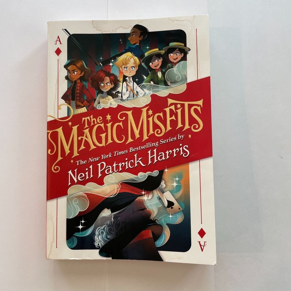 Magic Misfits Paperback - Harris, Neil Patrick